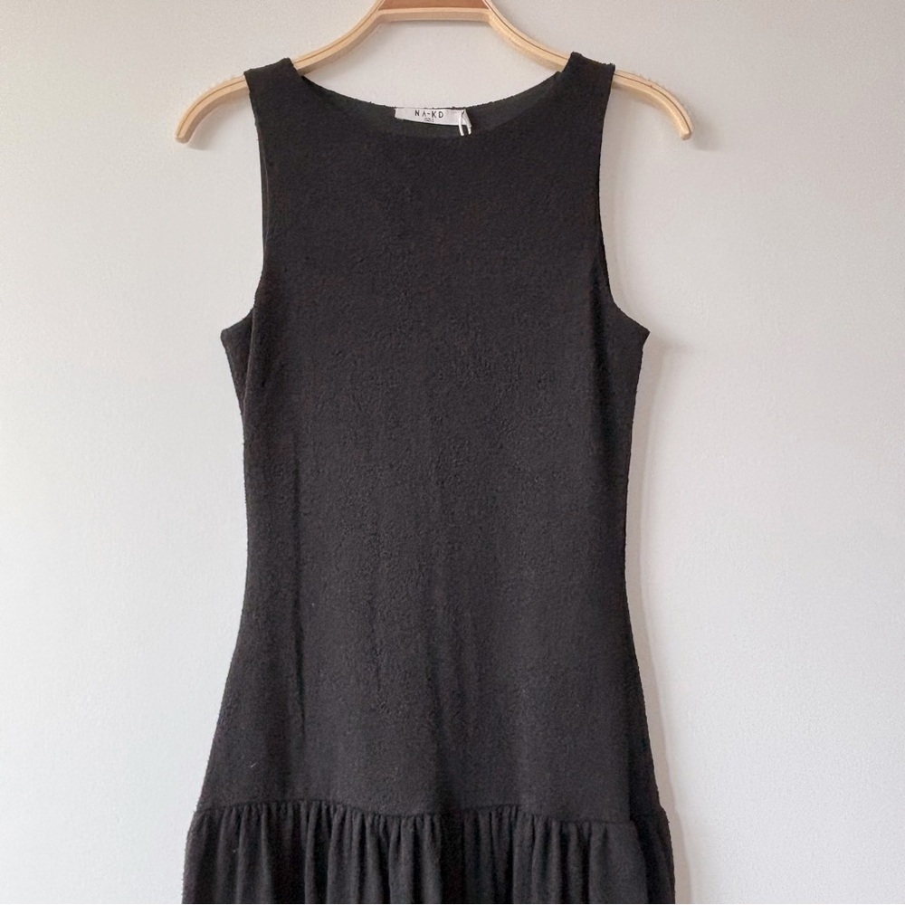 NA-KD Structured Volume Dress - Picture 8 of 11